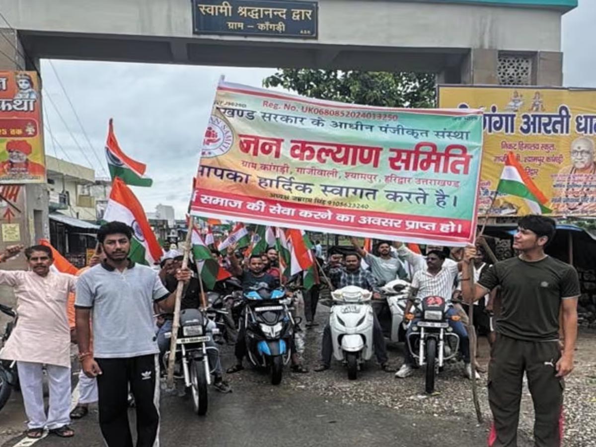 कांगड़ी से आर्यनगर तक निकाली तिरंगा यात्रा